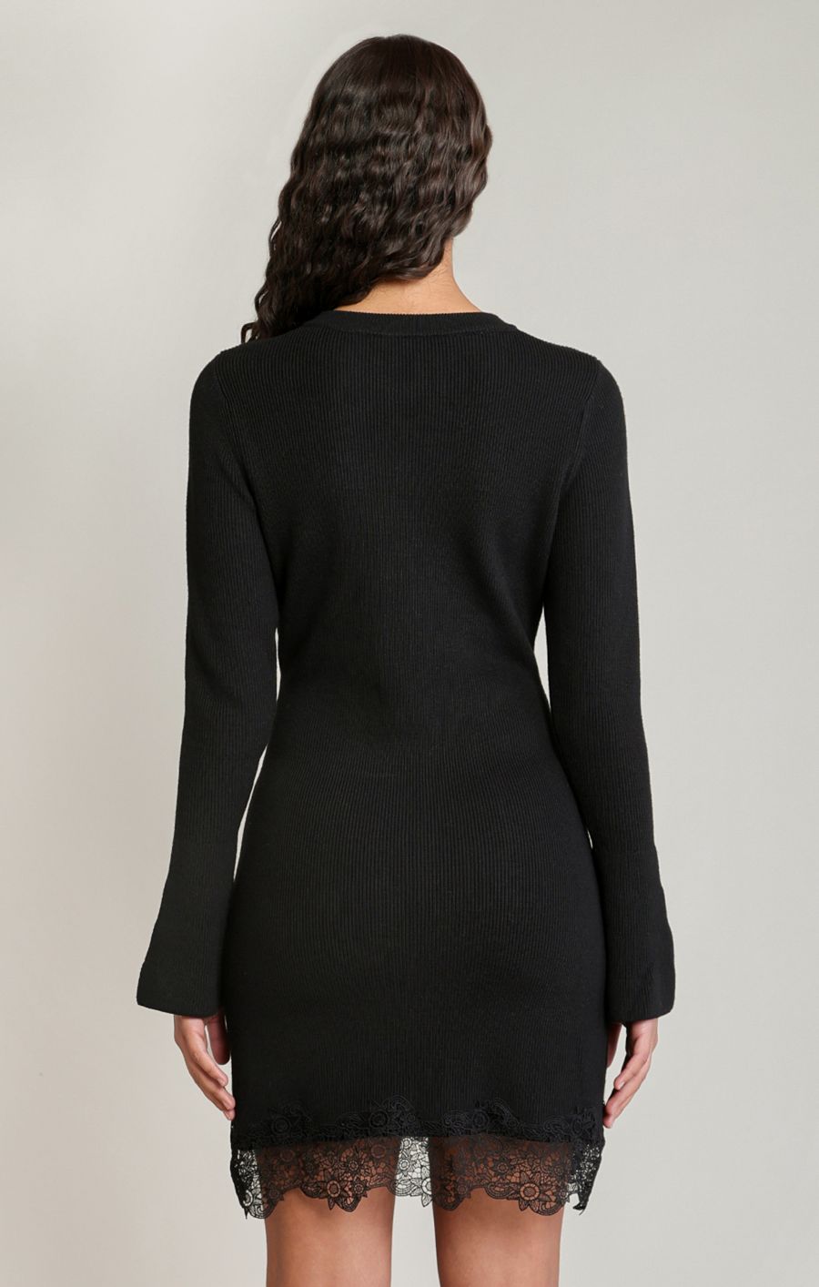 Robe courte dentelle bas Robe courte dentelle bas