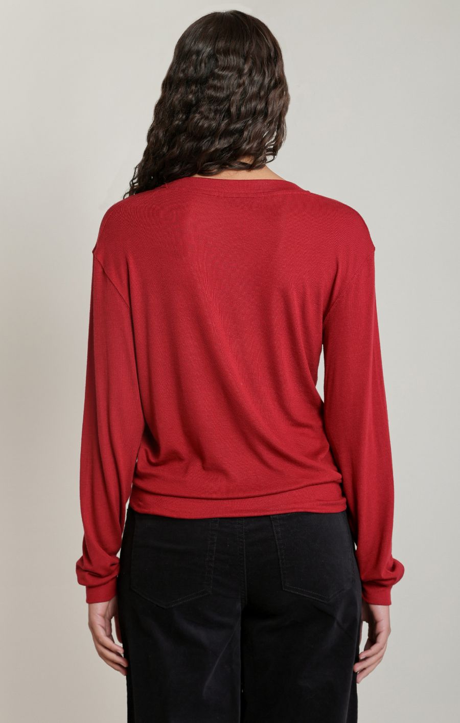 Chandail v neck uni Chandail v neck uni