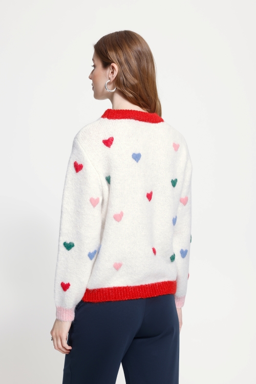 Chandail tricot coeurs brodés