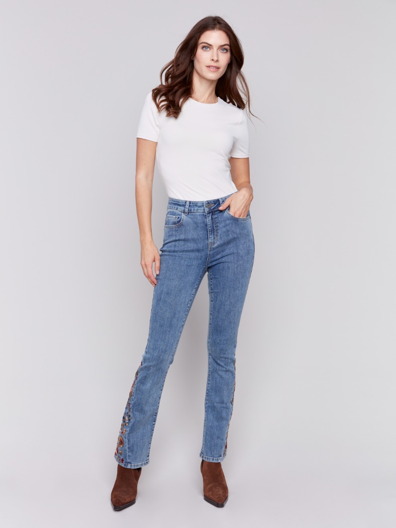 Jeans flare broderie bas