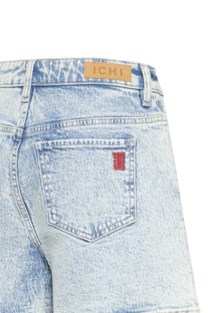 Short denim