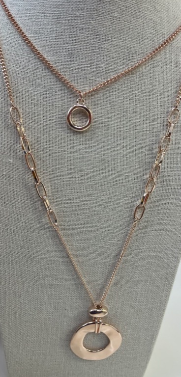 Collier long chaine multi anneau