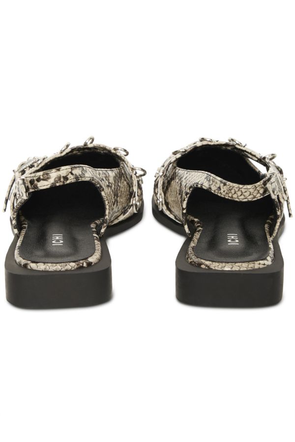 Chaussure pointue effet serpent