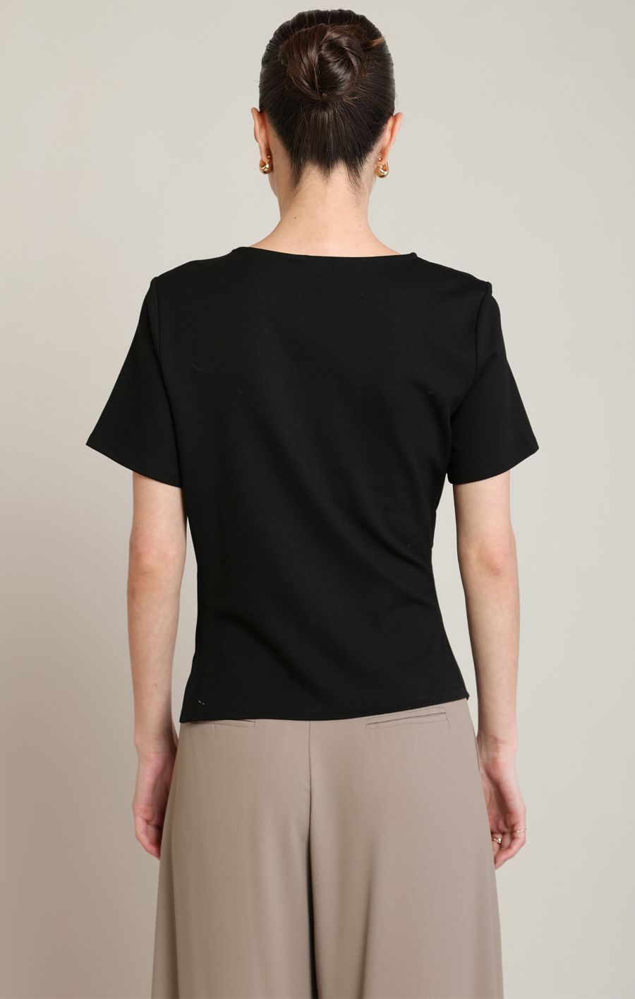 T-shirt chic asymétrique drapé