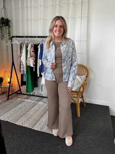 Pantalon chic texturé jambes larges 