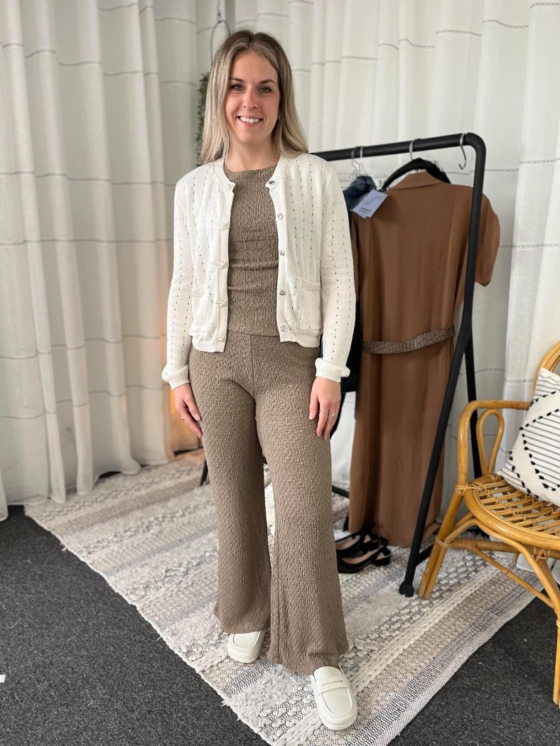 Pantalon chic texturé jambes larges 