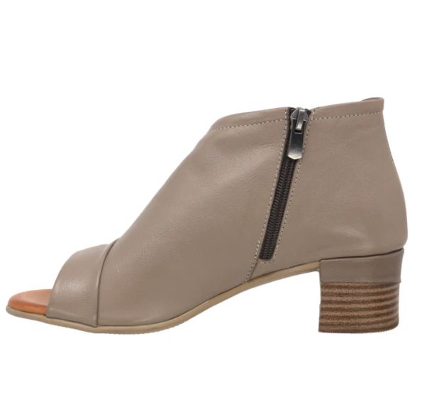 Sandale semi-ouverte en cuir - Gia-01 - Taxi