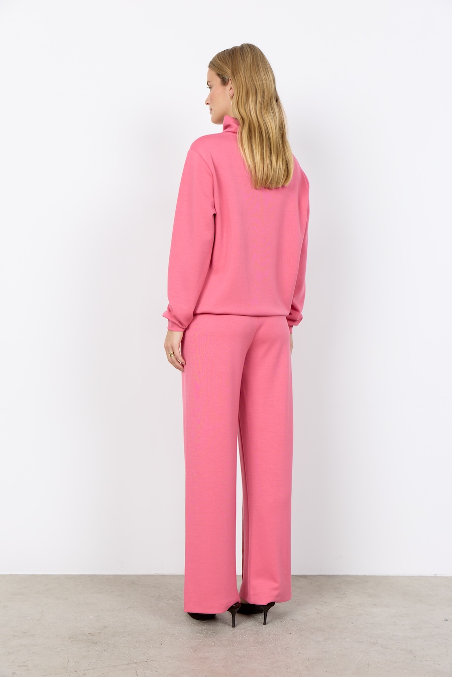 Chandail col baveux écriture