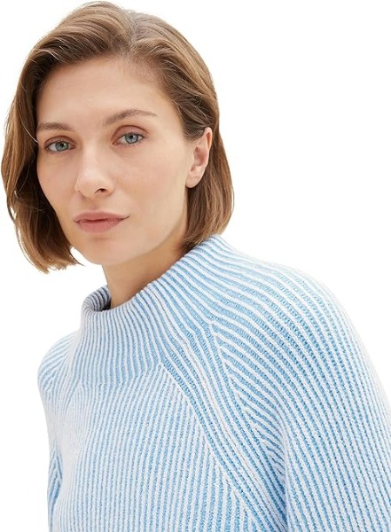 Chandail tricot col montant