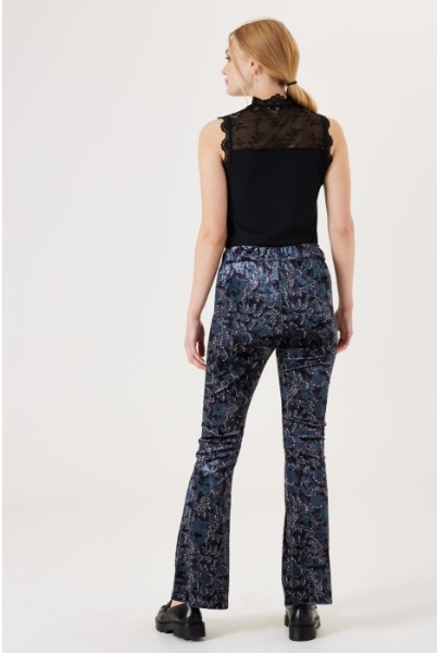CAMISOLE CHIC DENTELLE HAUT AJUSTÉE