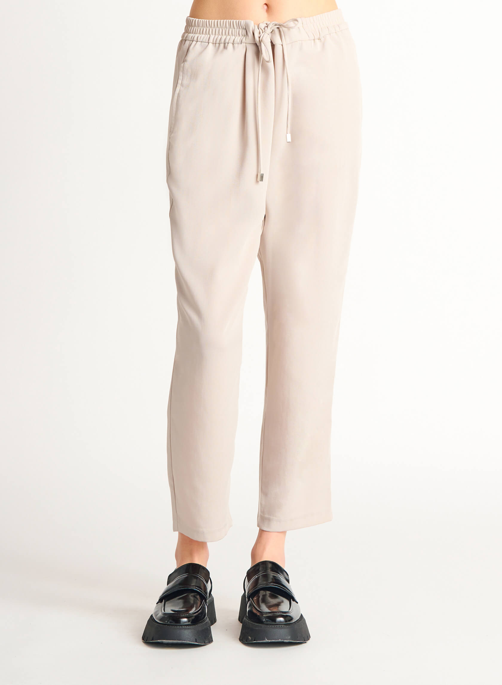 Pantalon chic soyeux uni