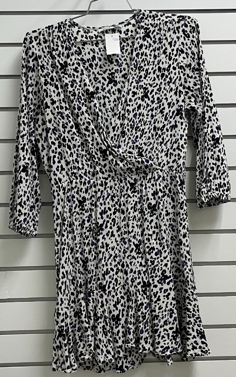 Robe chic col cache-coeur manche 3/4 taille ajustée