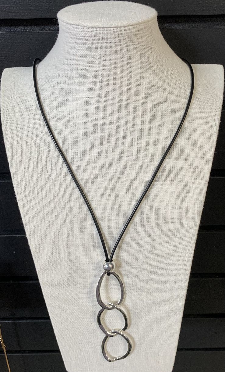 COLLIER LONG LACET CUIR GOUTTES D'EAU