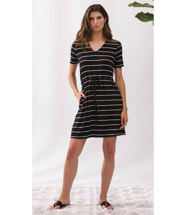 ROBE COURTE SPORT LIGNEE COL V - A37096 - Alison Sheri